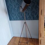 Tripod tube floor lamp