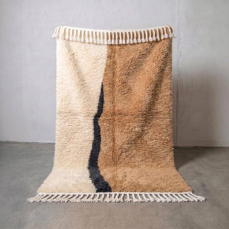 Handmade traditional Berber rug 150/250 cm