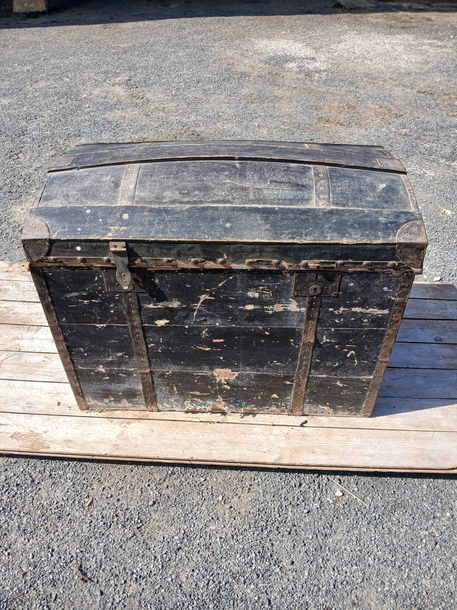 Malle Bombée Ph. Drevet Paris 1867 / Antique French Domed Trunk Napoleon II