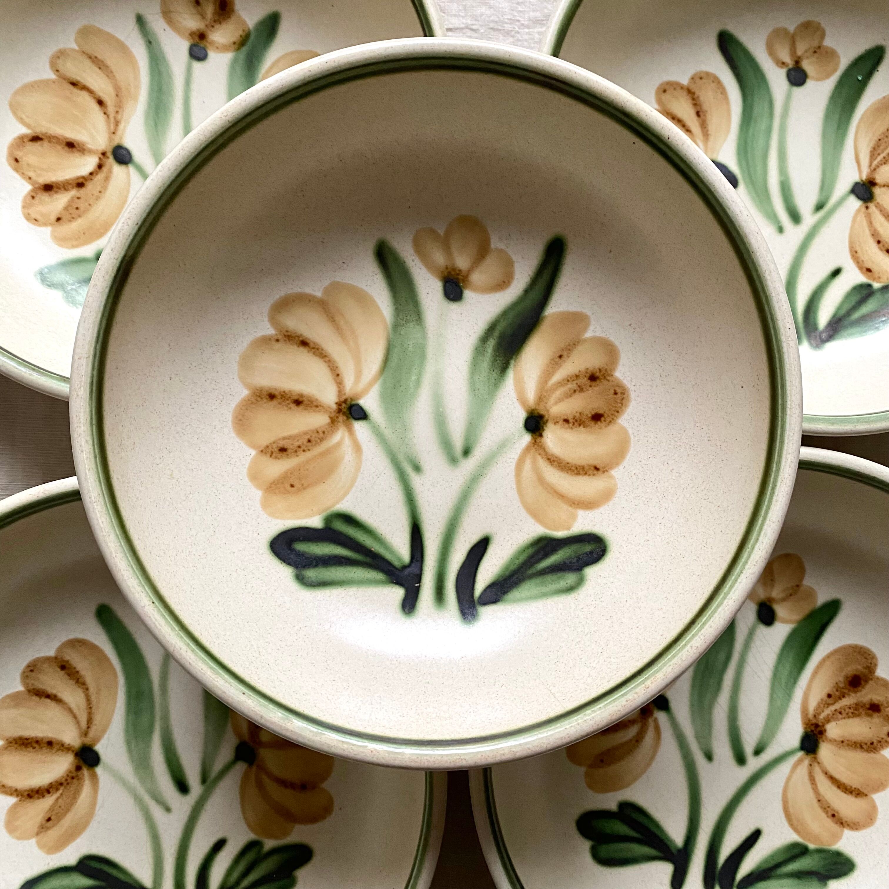 Assiettes creuse fleuries Salins France