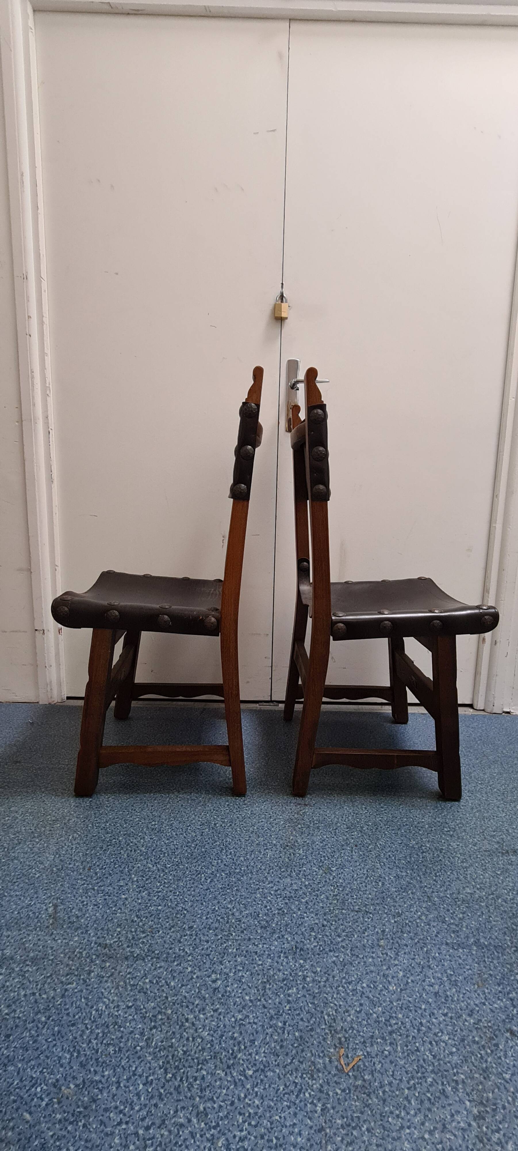 Paire de chaises espagnoles