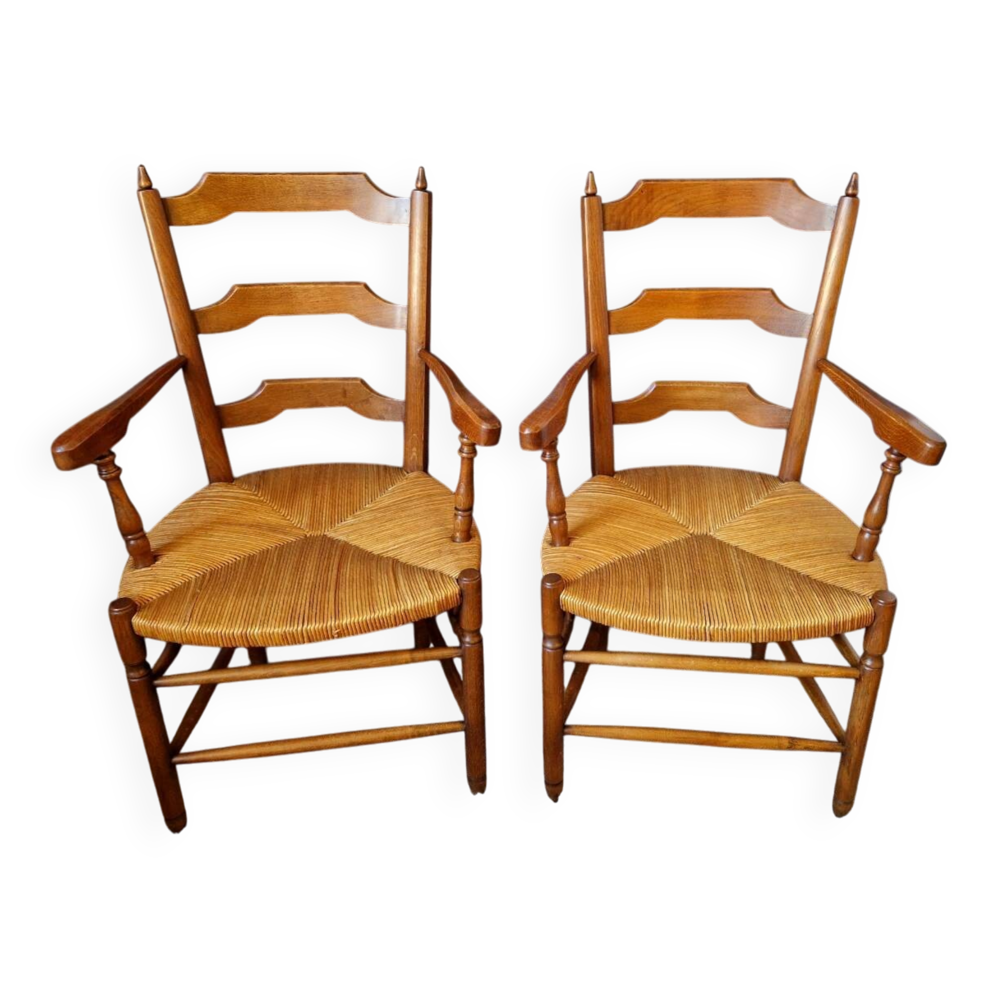 Paire de fauteuils de style provençal en chêne