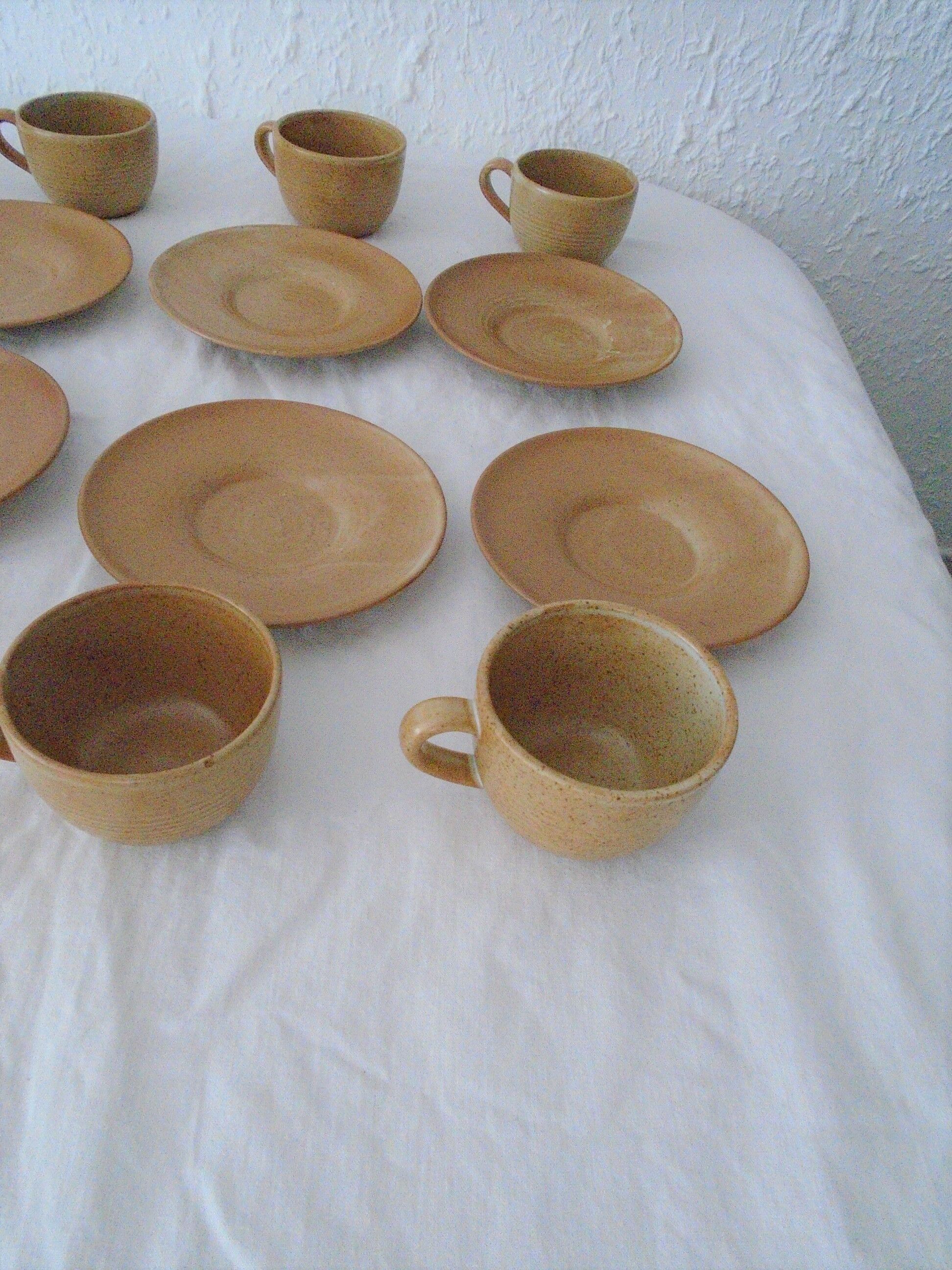 8 Cups and under cups Sandstone village CNP France