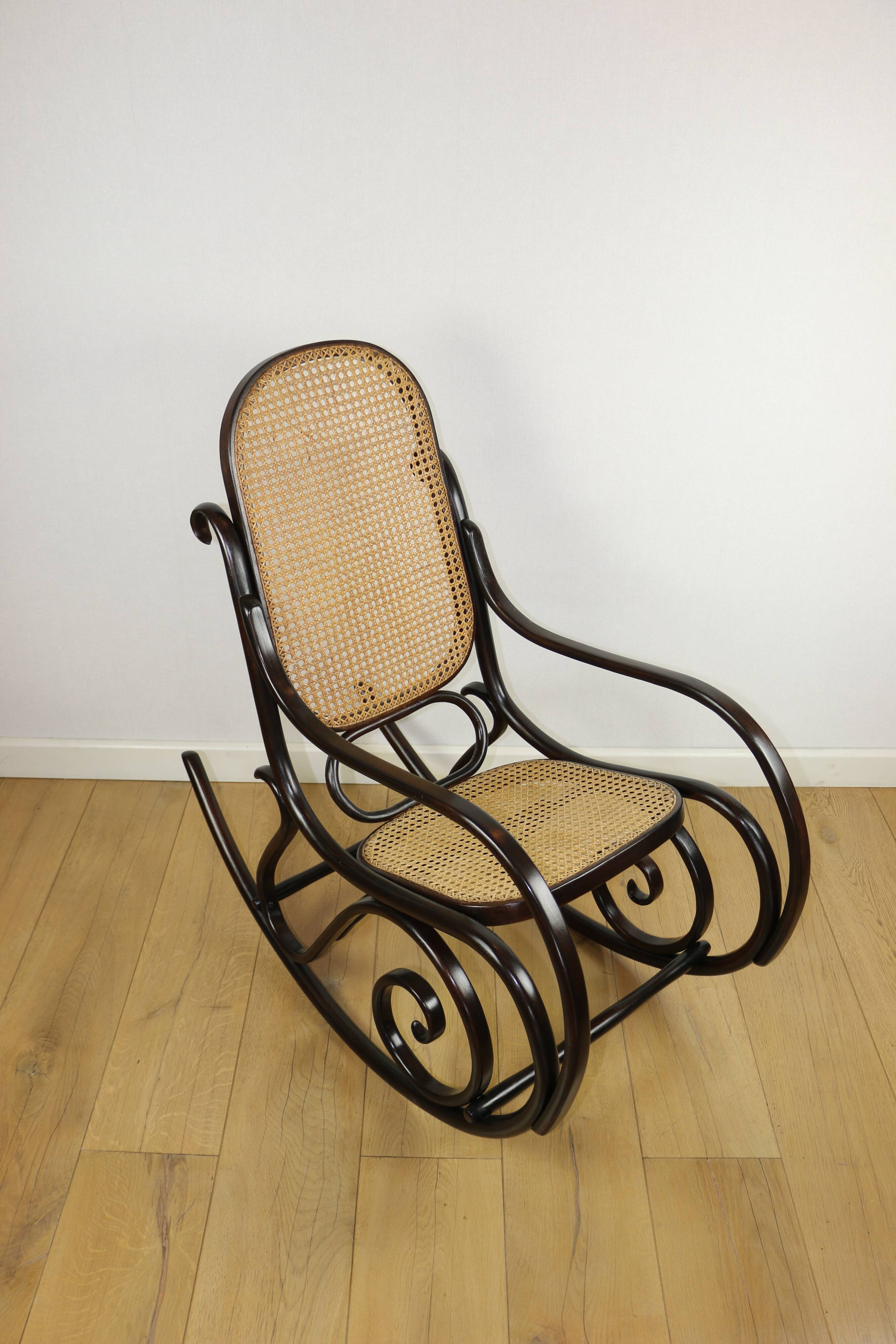 Rocking chair on runners, original brown, 1970s - very good condition
