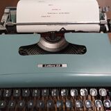 Olivetti lettera 32 typewriter