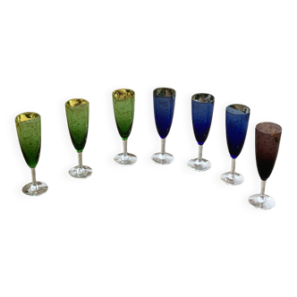 Set of 7 champagne flutes in colored glass and transparent base, vintage