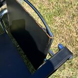 Paire de fauteuils en cuir et acier