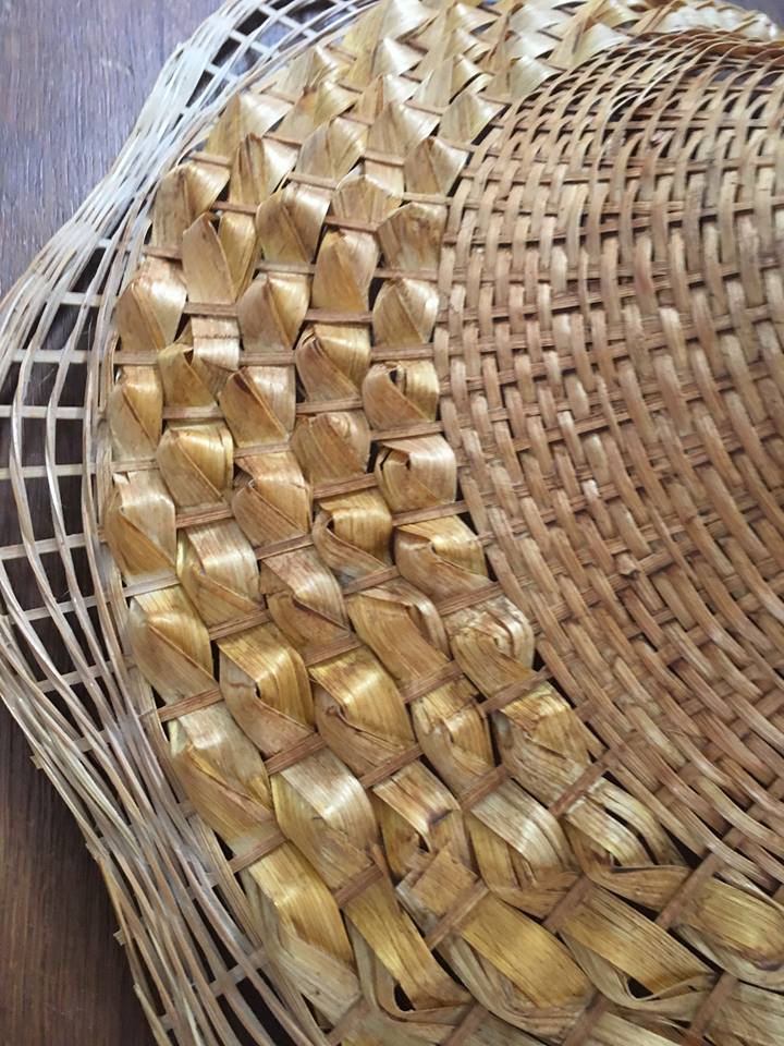 Hnaging braided wicker