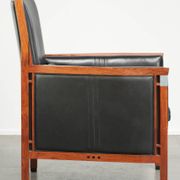 Fauteuil Art Déco en cuir de vache au design élégant