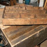 Beautiful cabinetmaker's trunk in wood and metal from the 1900s. With 3 storage compartments