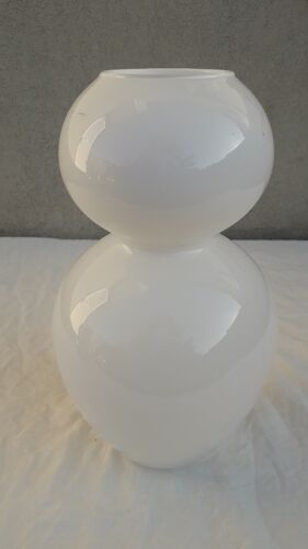 Vase blanc en verre