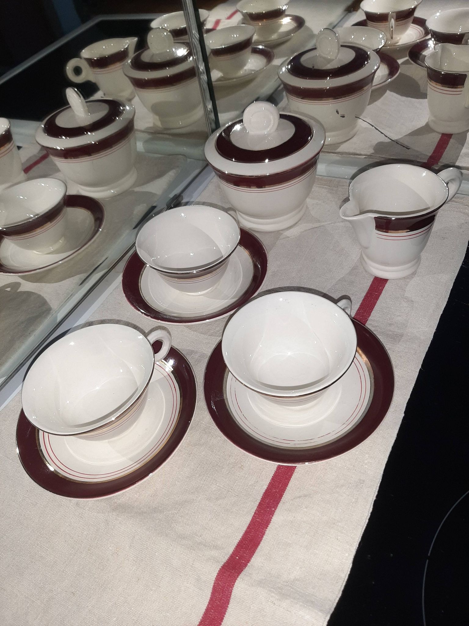 Vintage coffee service for 3 people in cream white with gold burgundy edging