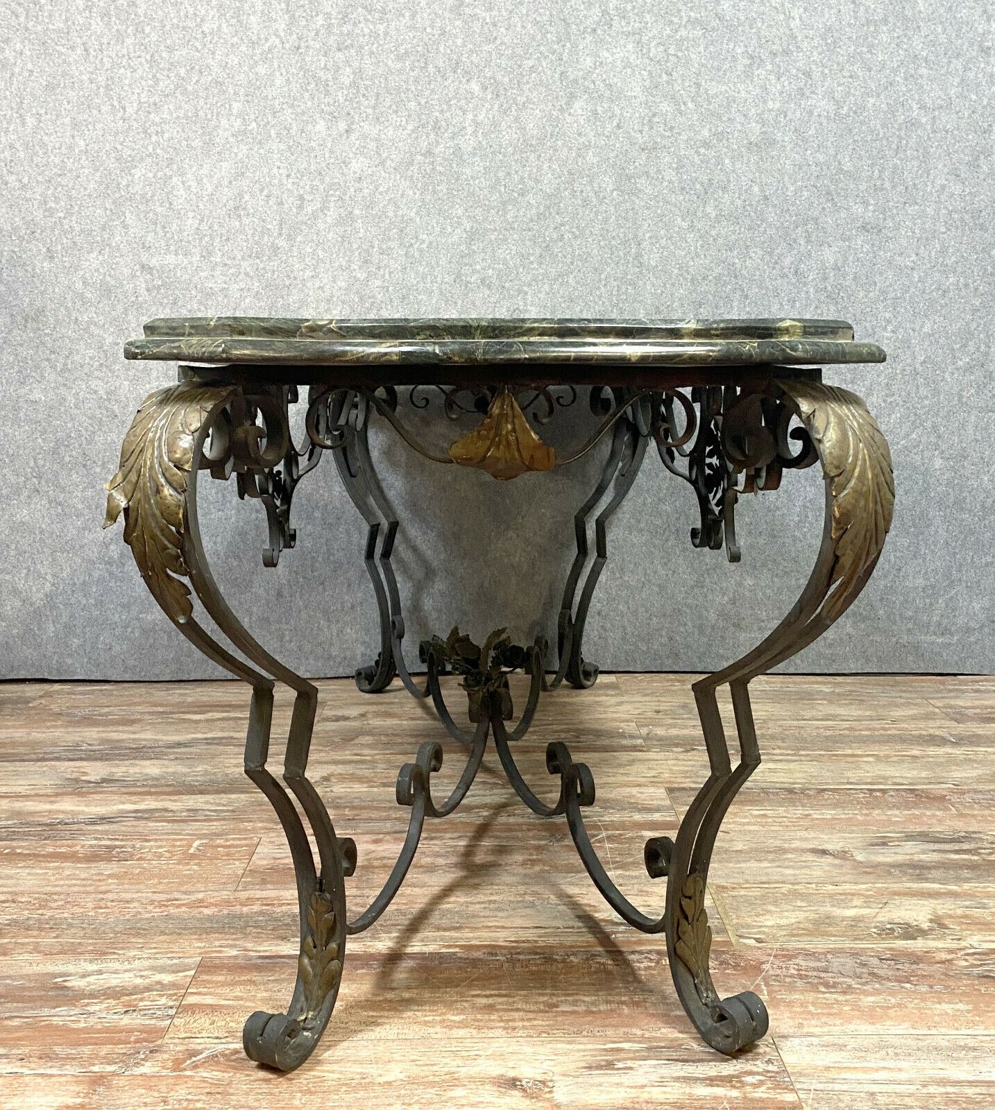 Table with a beautiful marble with green sea throat