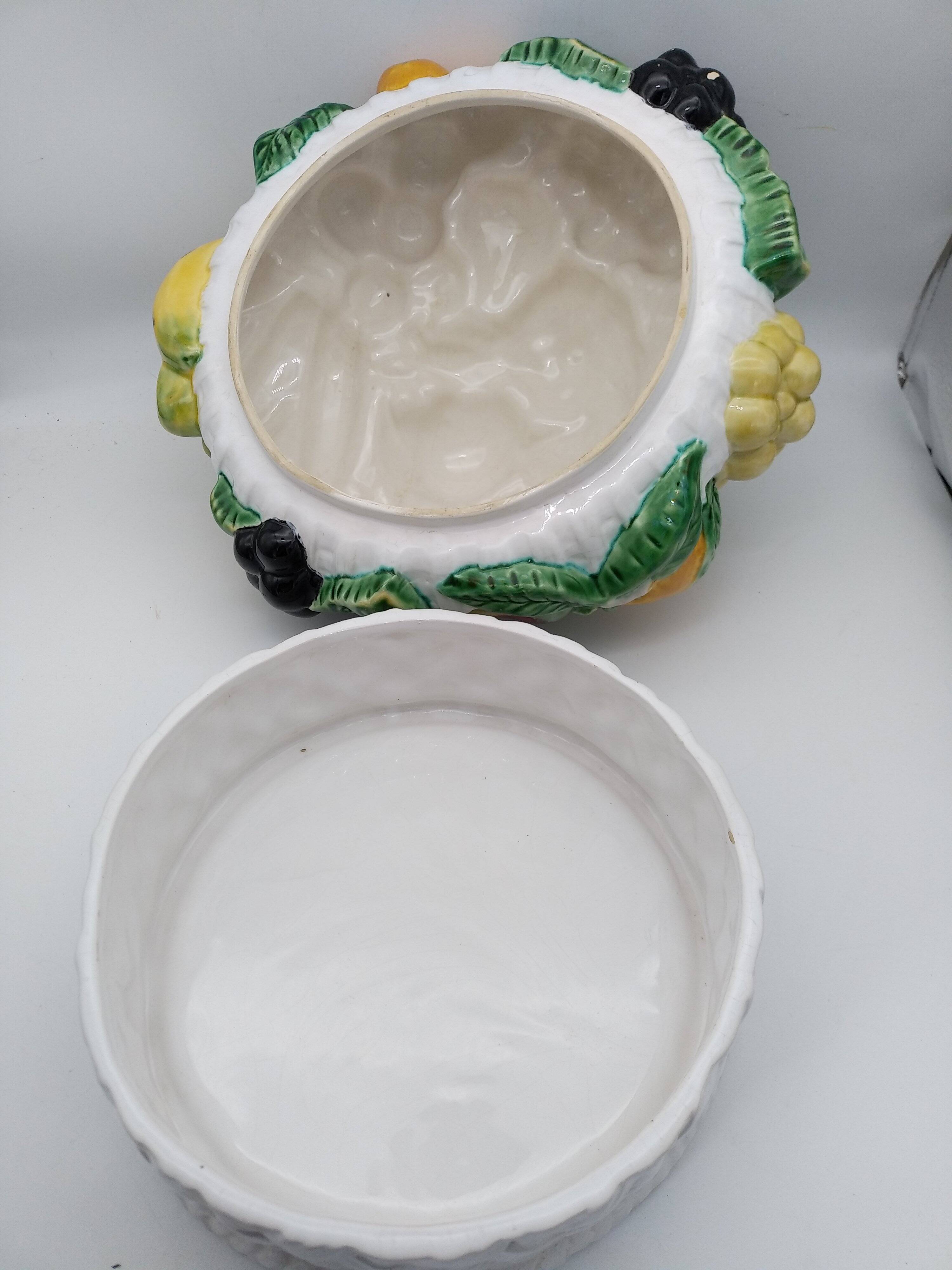 Fruit basket with lid. Enameled barbotine. Large model. Bordallo Pinheiro