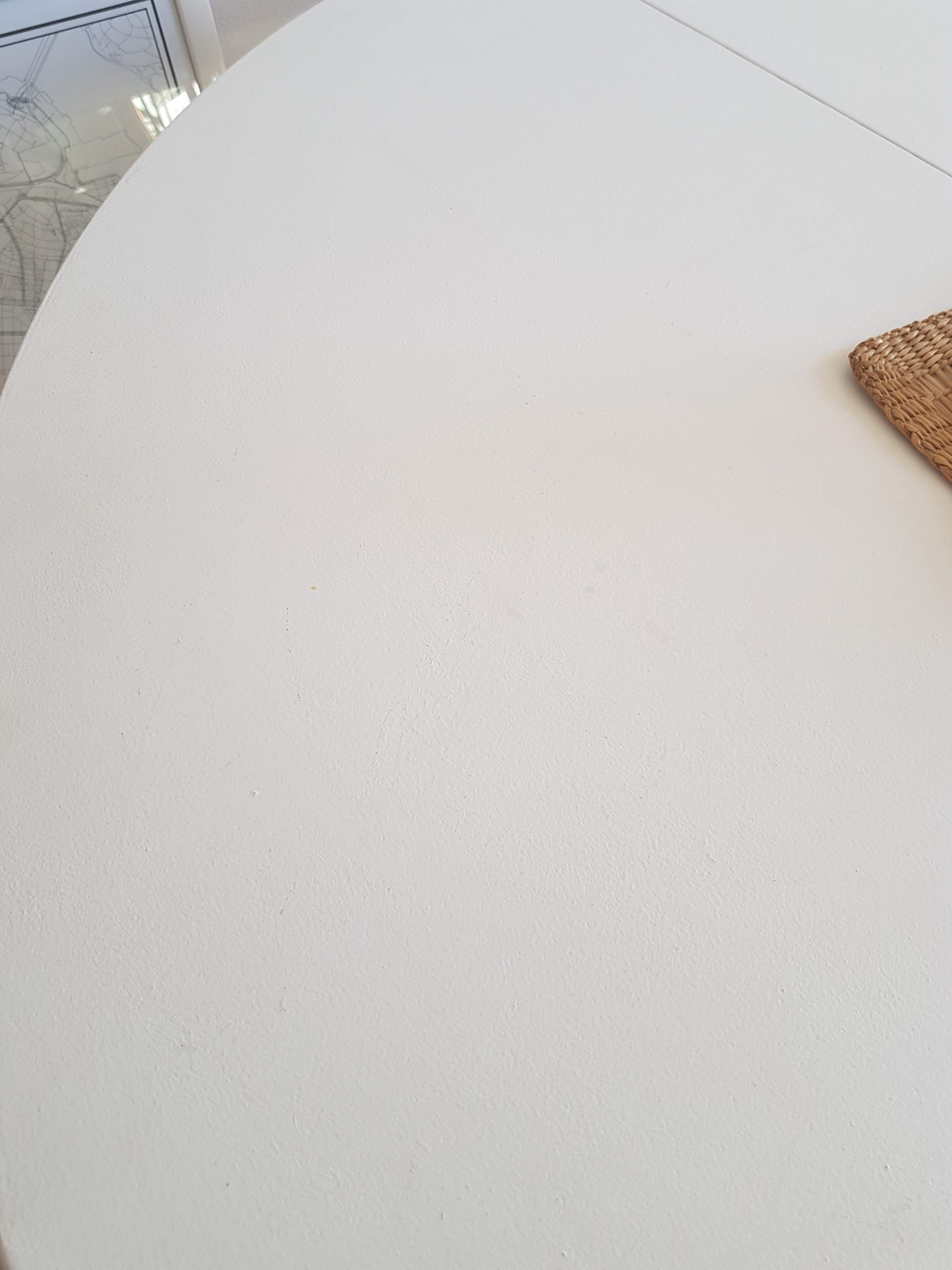 Scandinavian extendable table with butterfly extensions