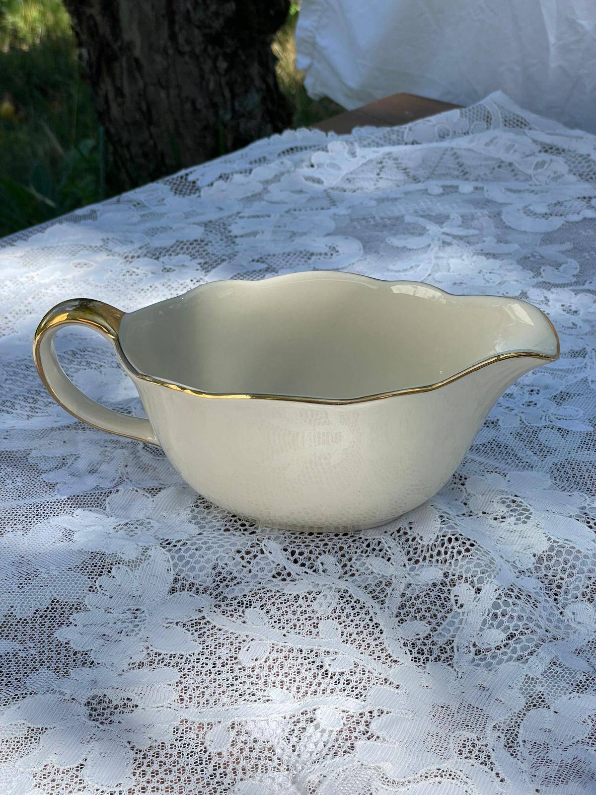 Vintage white porcelain sauce boat – Villeroy & Boch
