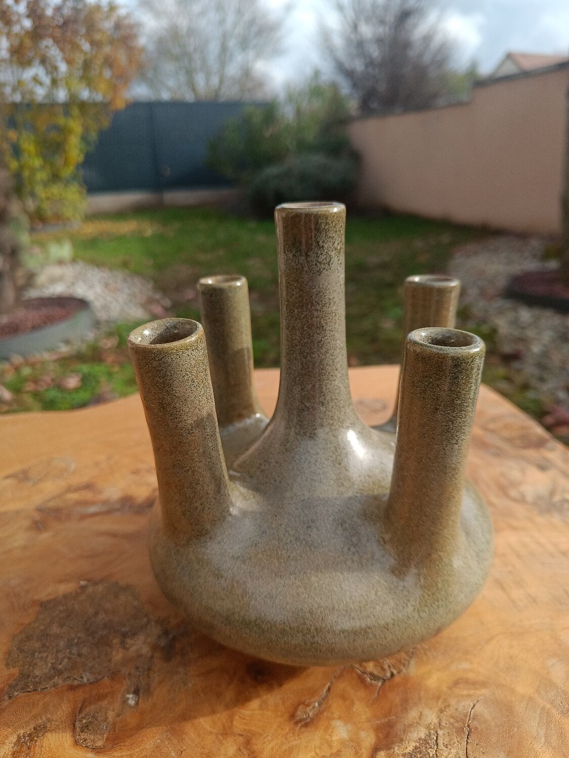 Vallauris single-flower ceramics