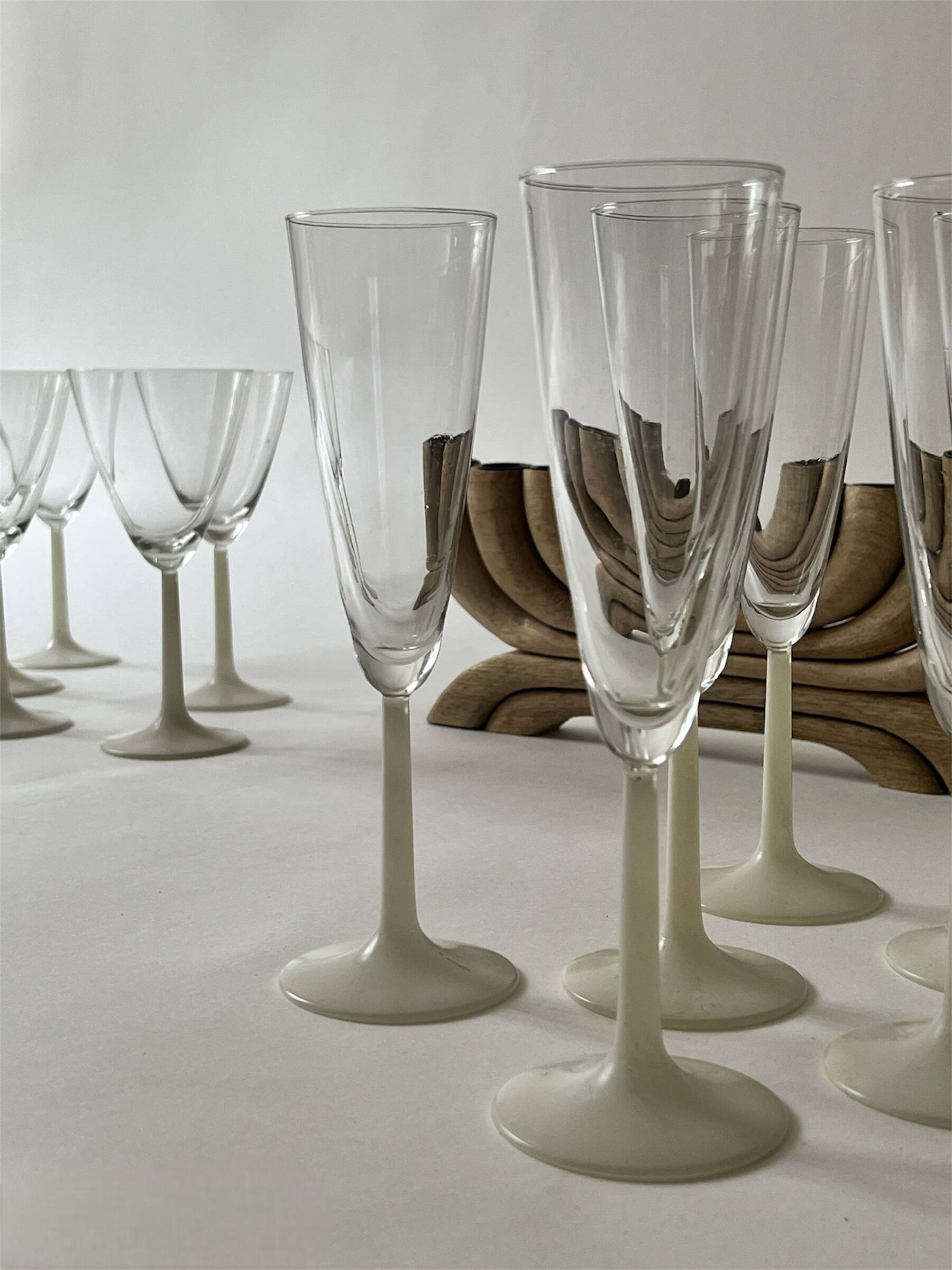 Set of 9 champagne glasses in glass and frosted opaline glass, France 1970