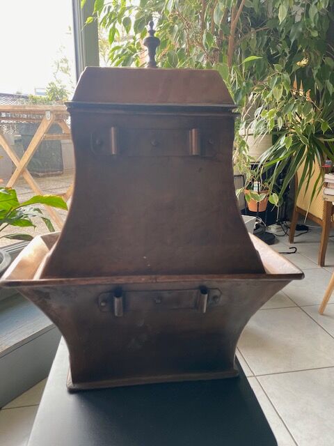 Indoor water fountain of the eighteenth century