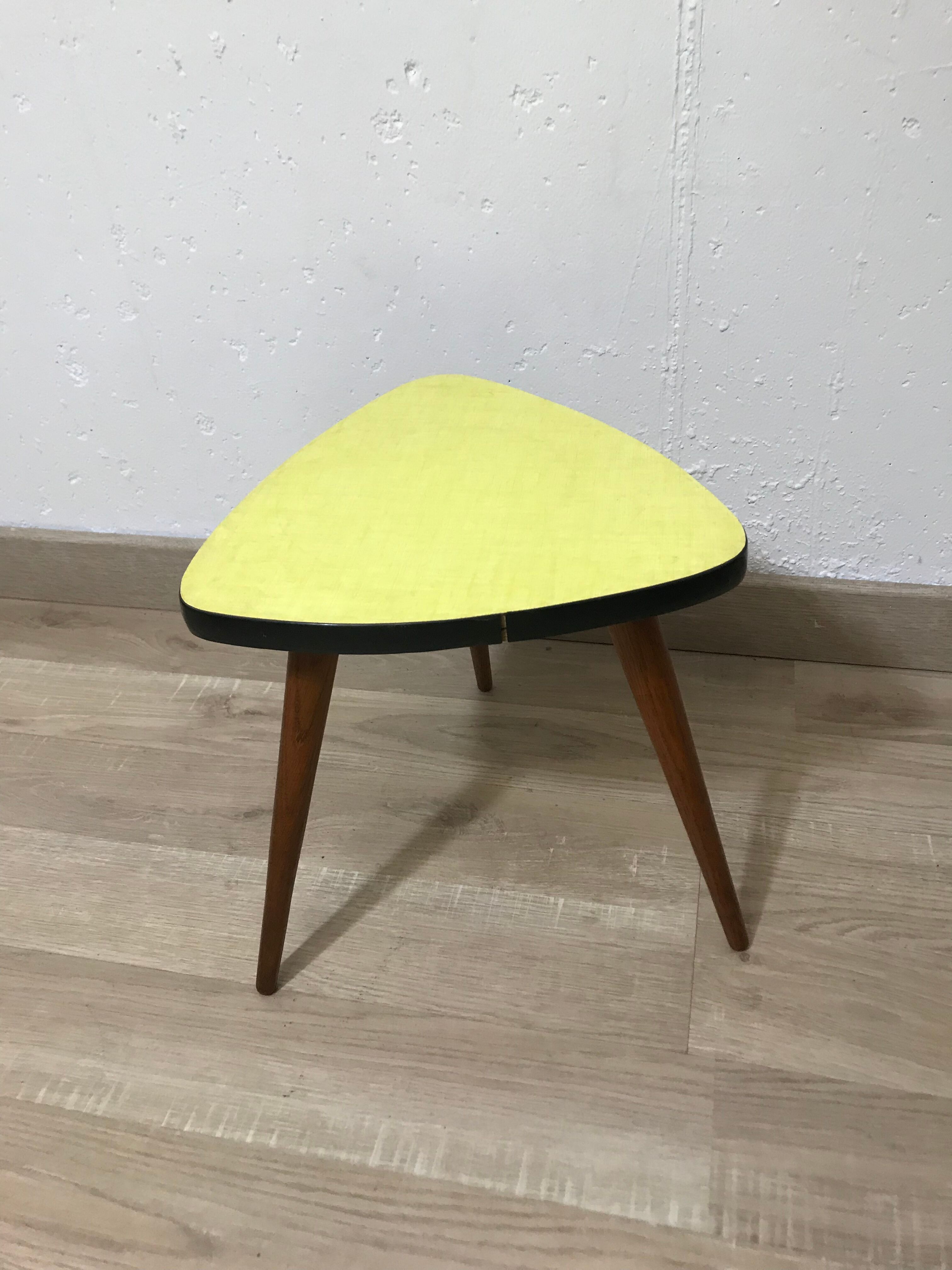 Yellow tripod plant holder 60 ́s