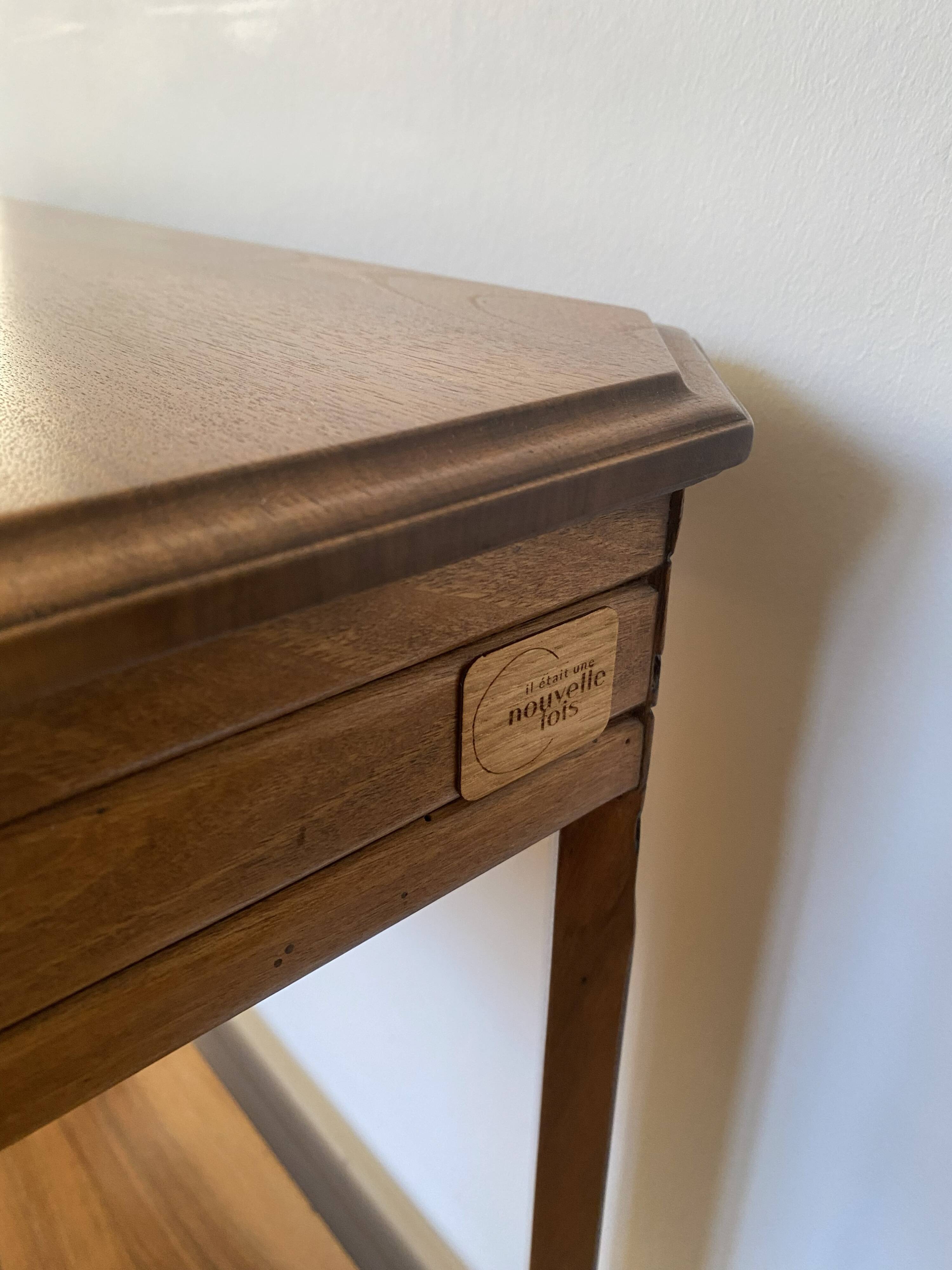 Art Deco side table in solid walnut – restored antique furniture