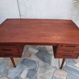 Scandinavian double-sided desk