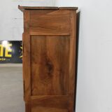 Walnut chest of drawers