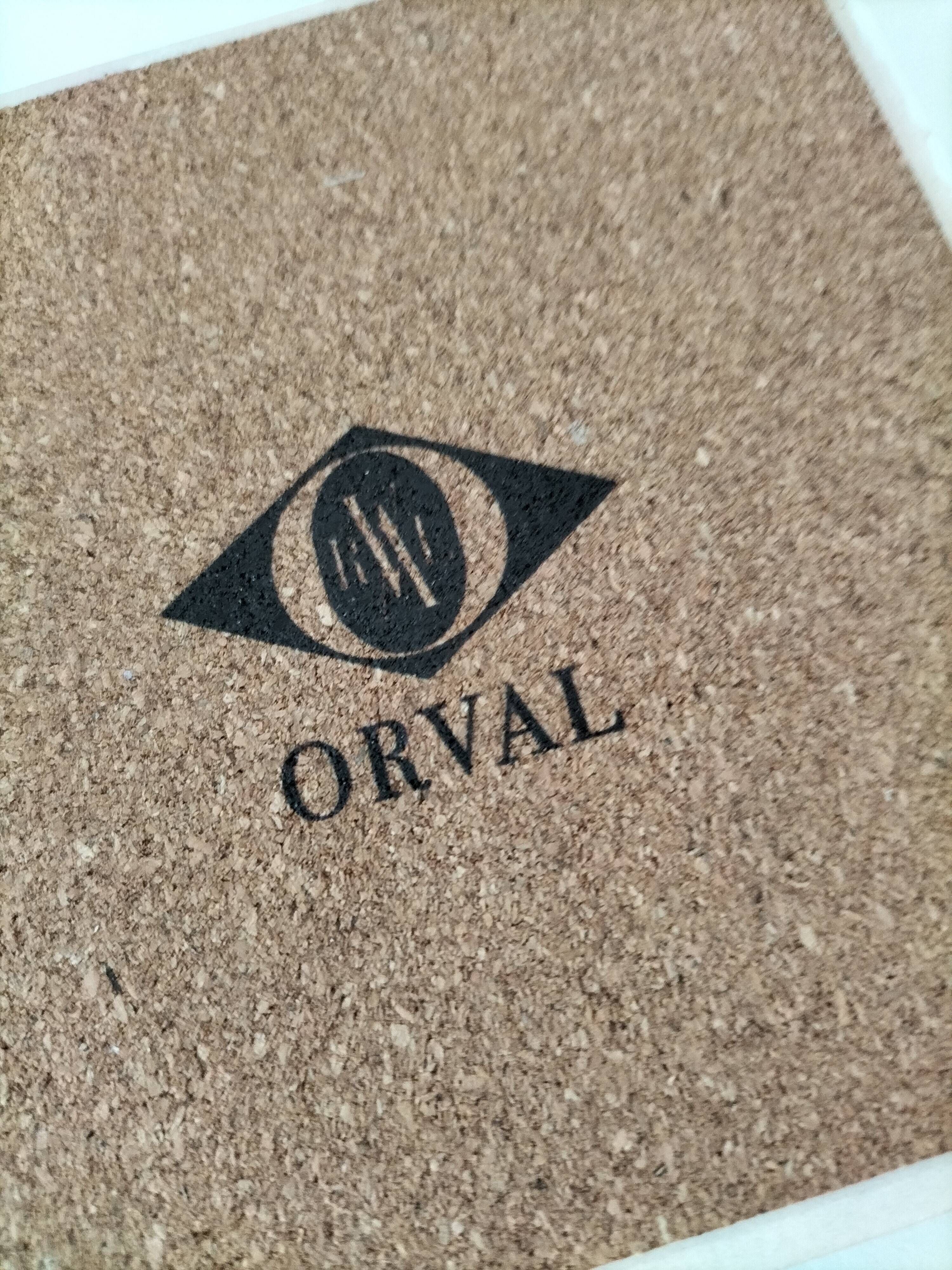 4 Orval coasters – Exotic decor with parrots and pomegranates