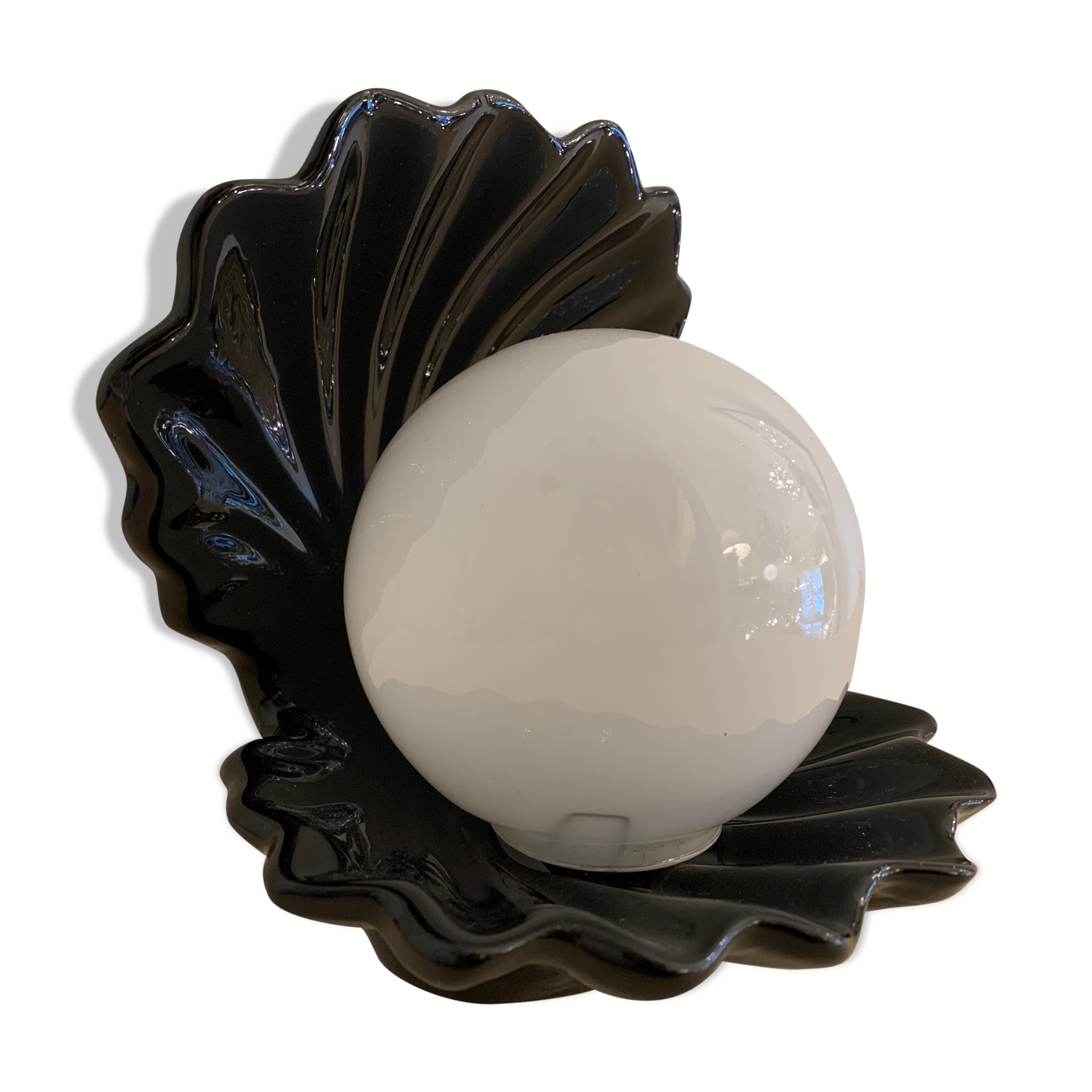 Black ceramic shell lamp and white opaline