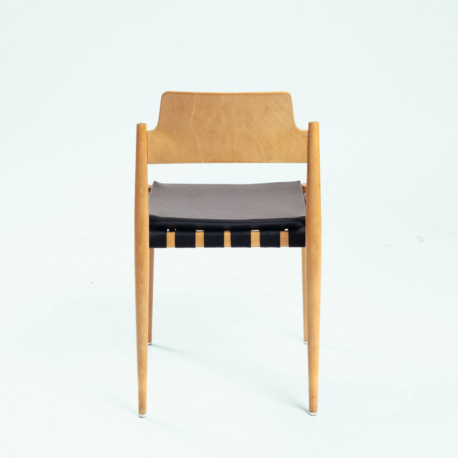 Egon Eiermann se 119 chair