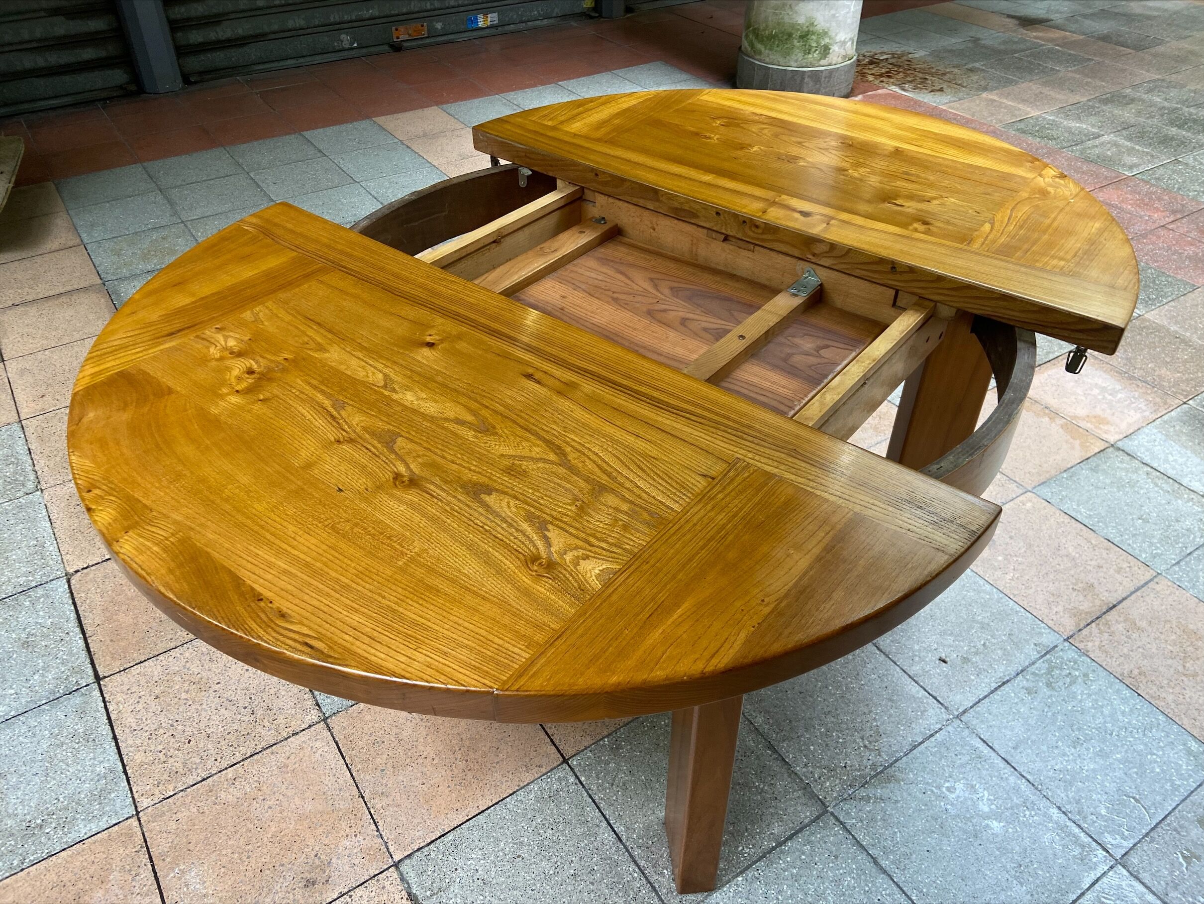 Dining table - Maison Regain - 70s