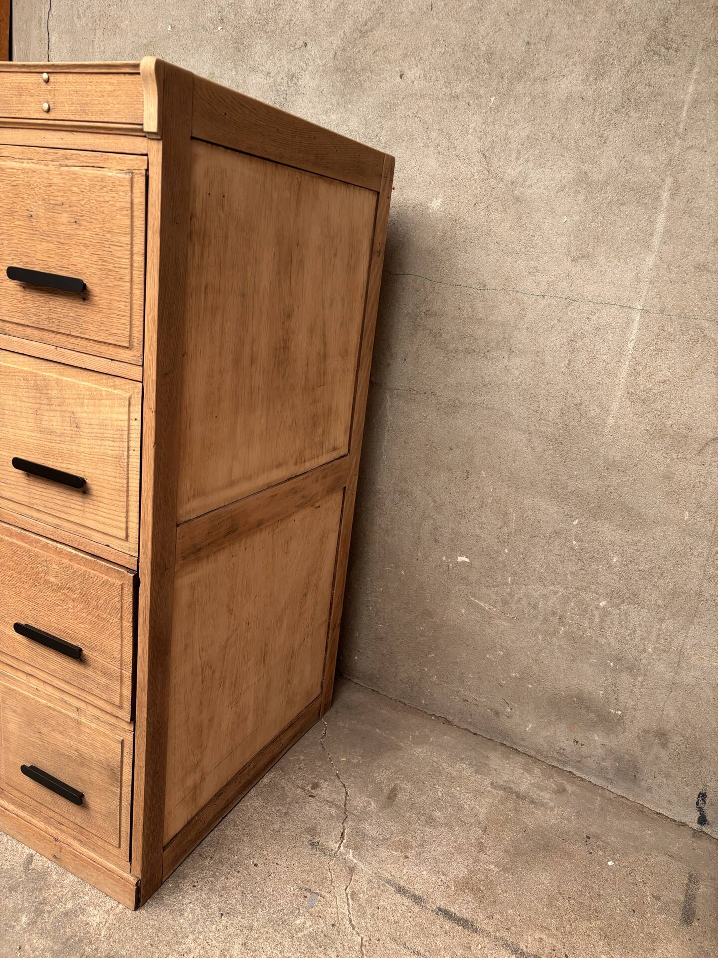Workshop furniture - storage with 4 drawers