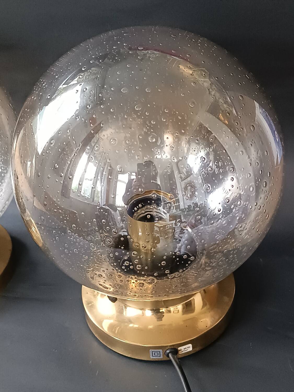 2 lampes de table globes bullés et laiton Limburg 1970