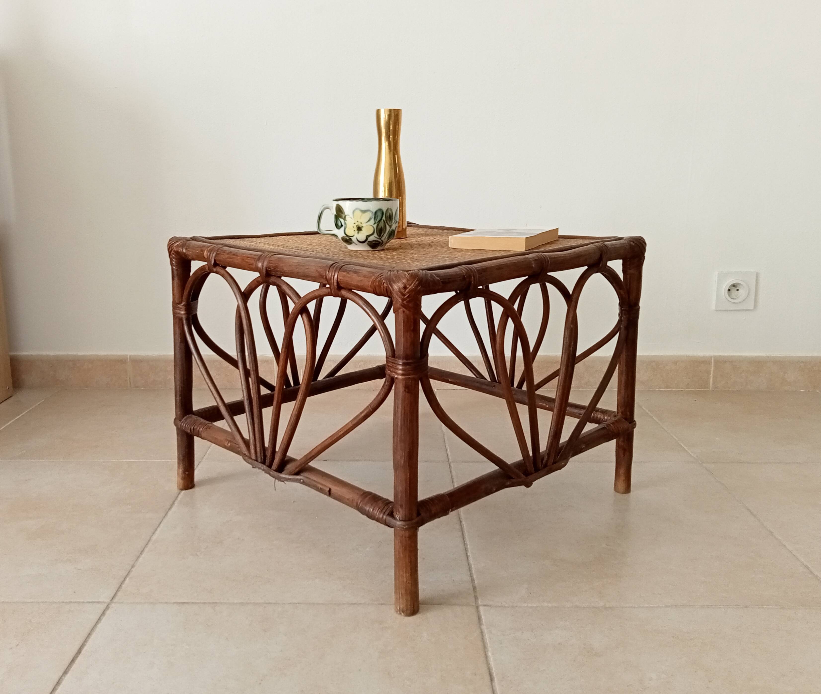 Vintage rattan and bamboo coffee table, 51*51 cm