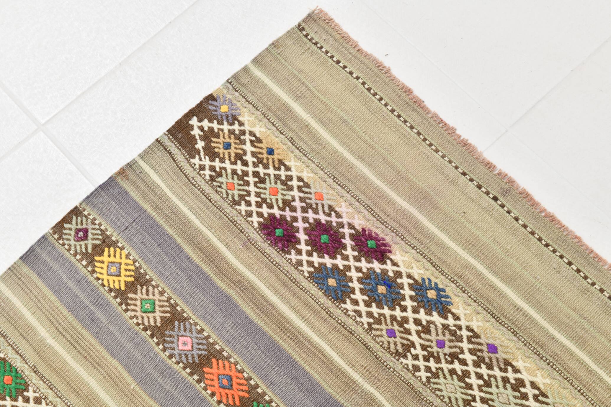 4x8 Soft Pastel Green Vintage Kilim Rug, 139x241Cm SK 33042