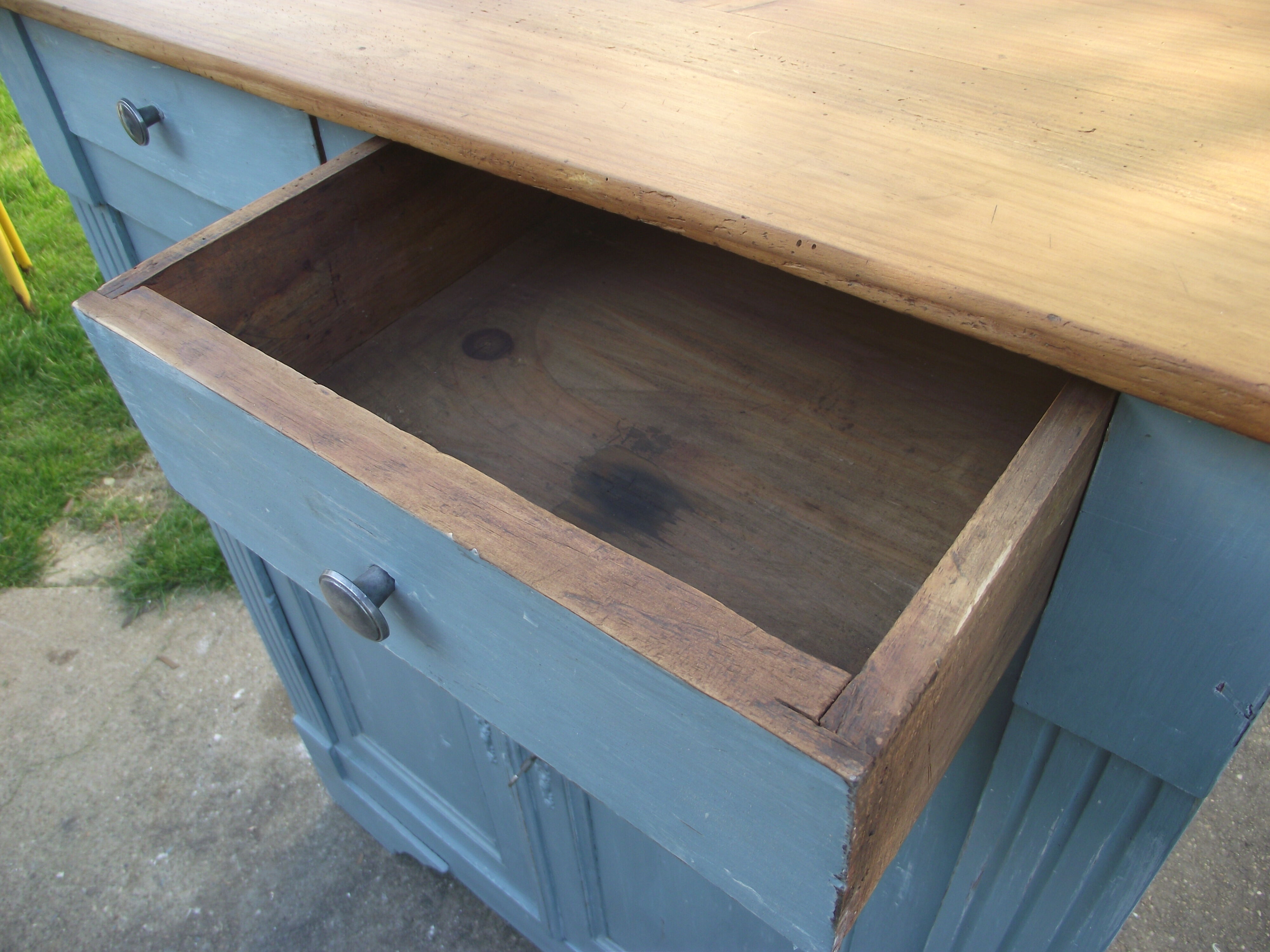 Blue-grey skated parisian buffet