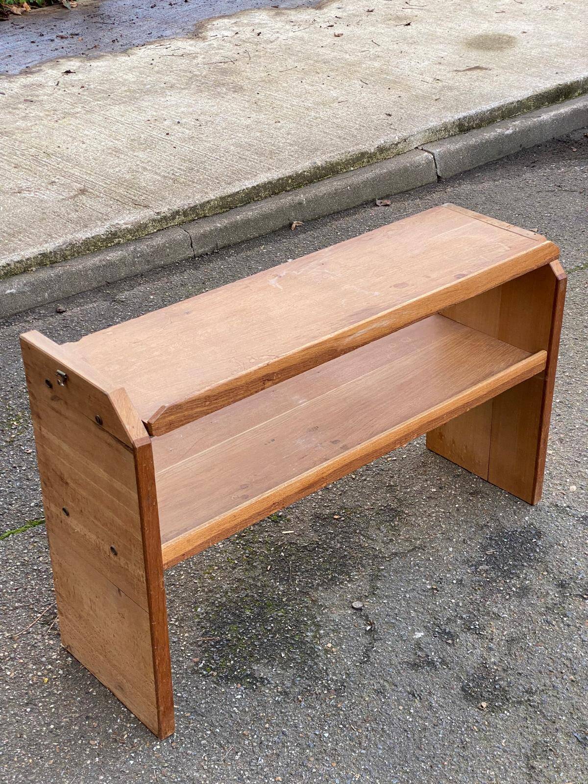 Vintage Scandinavian bookshelf in solid oak from the 1980s.