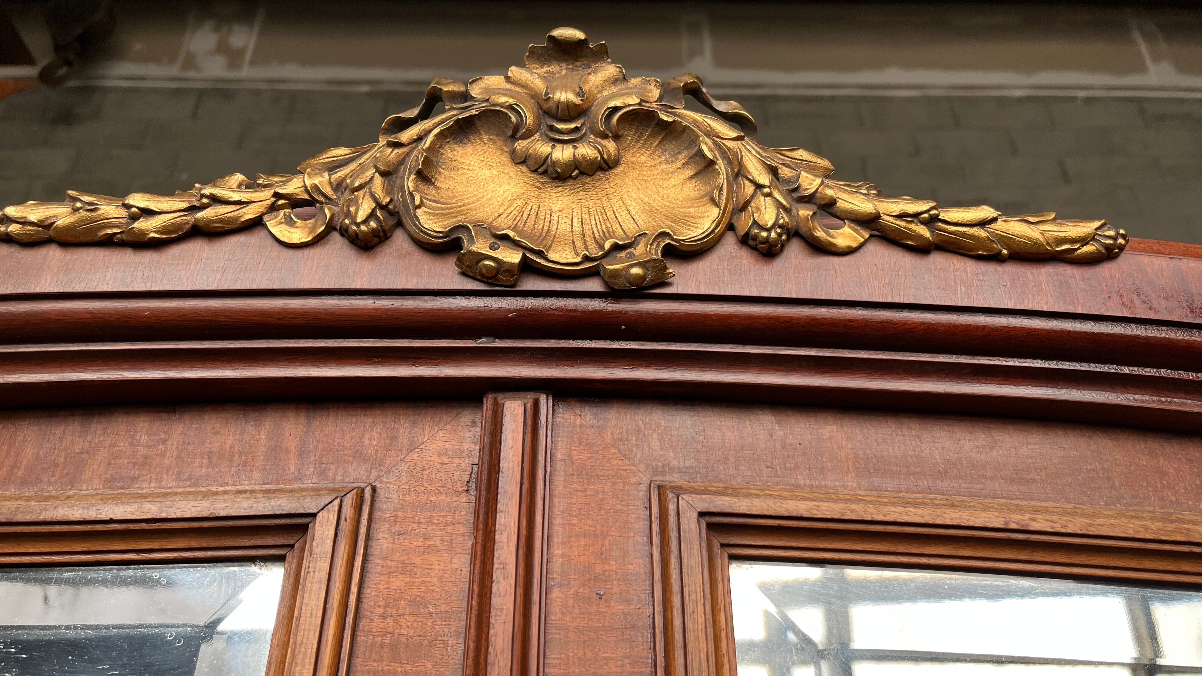 Cabinet 2 doors mirror mahogany rocaille years 1900