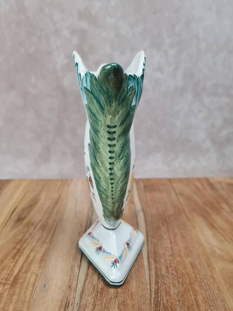 Small earthenware vase signed Figas – hand-painted floral decoration