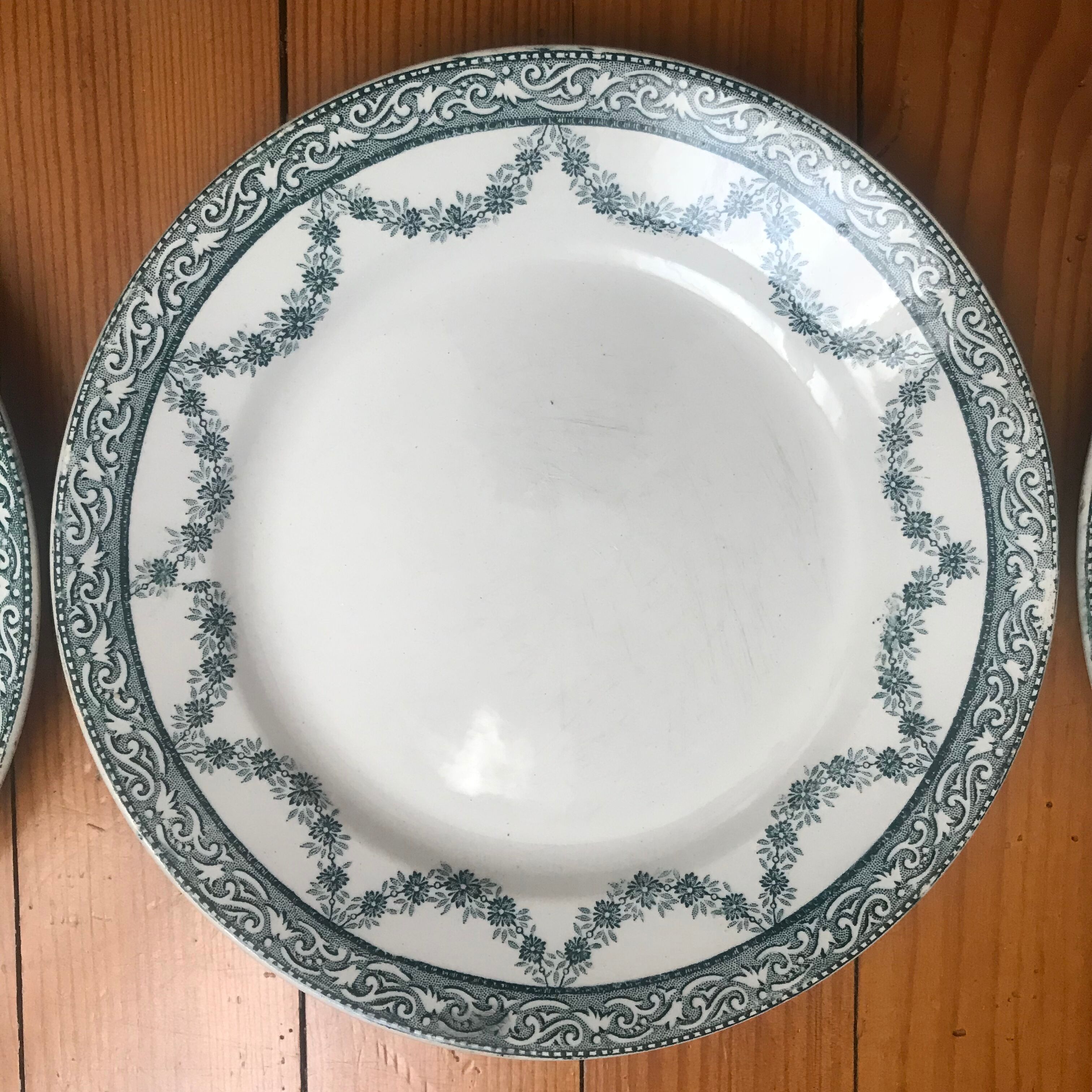 Lot of 3 plates iron earth Mill of wolves model Lola