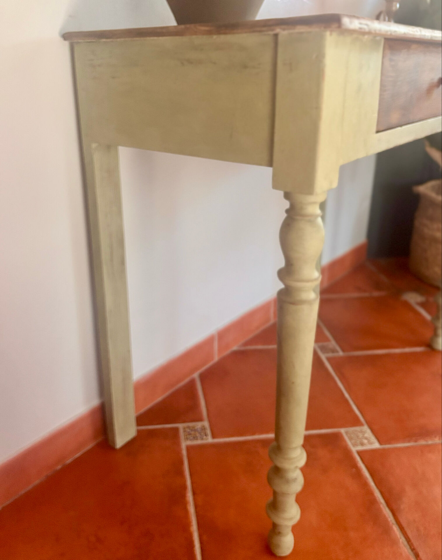 Old patinated wooden console – French country spirit, turned legs.