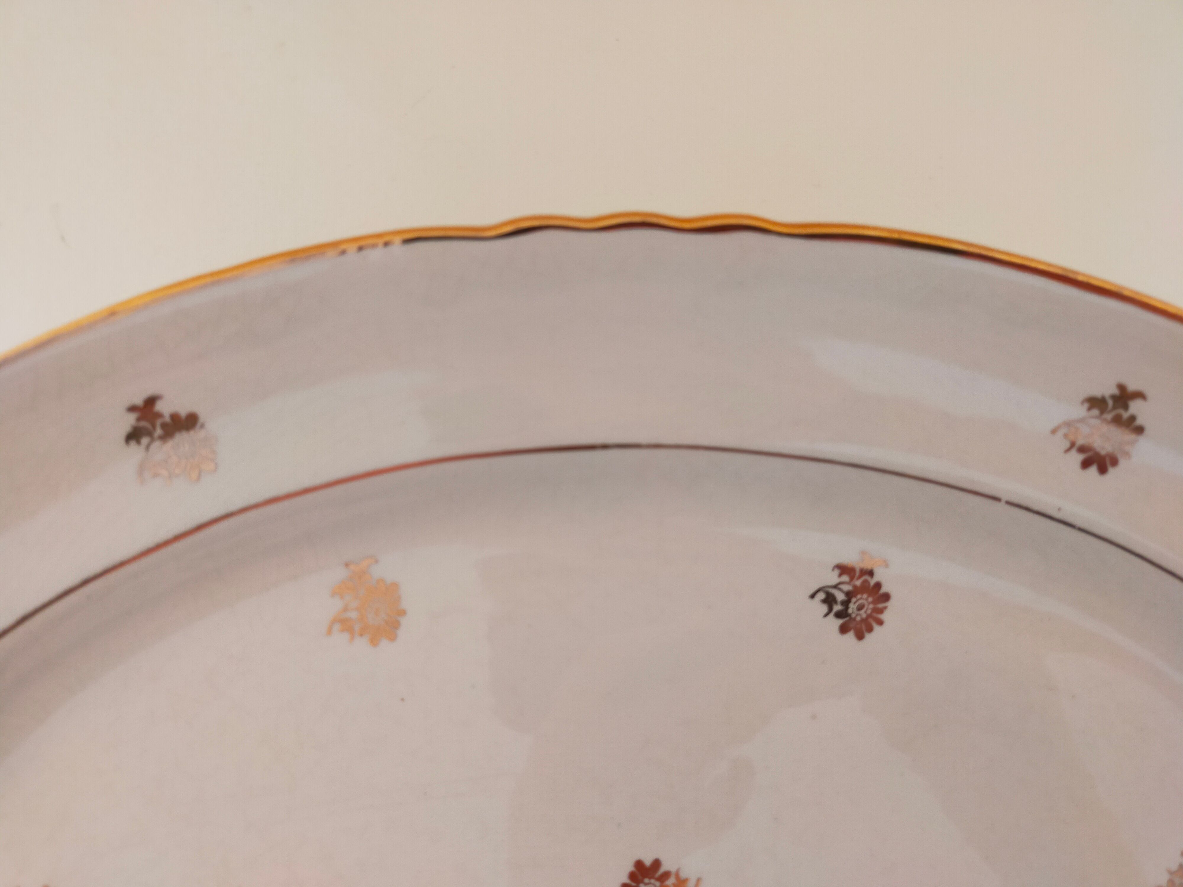 Moulin des loups serving dish