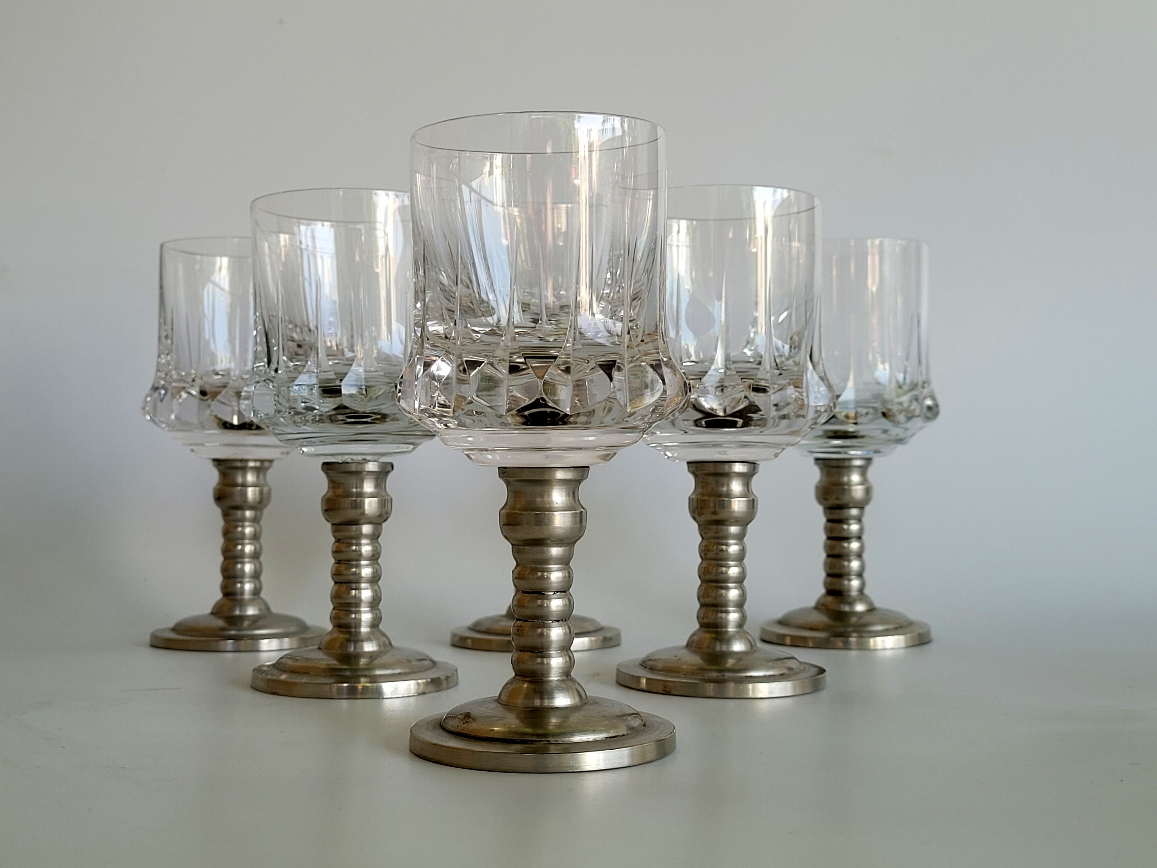 Series of six crystal wine glass with tin foot 9'° 160 ml