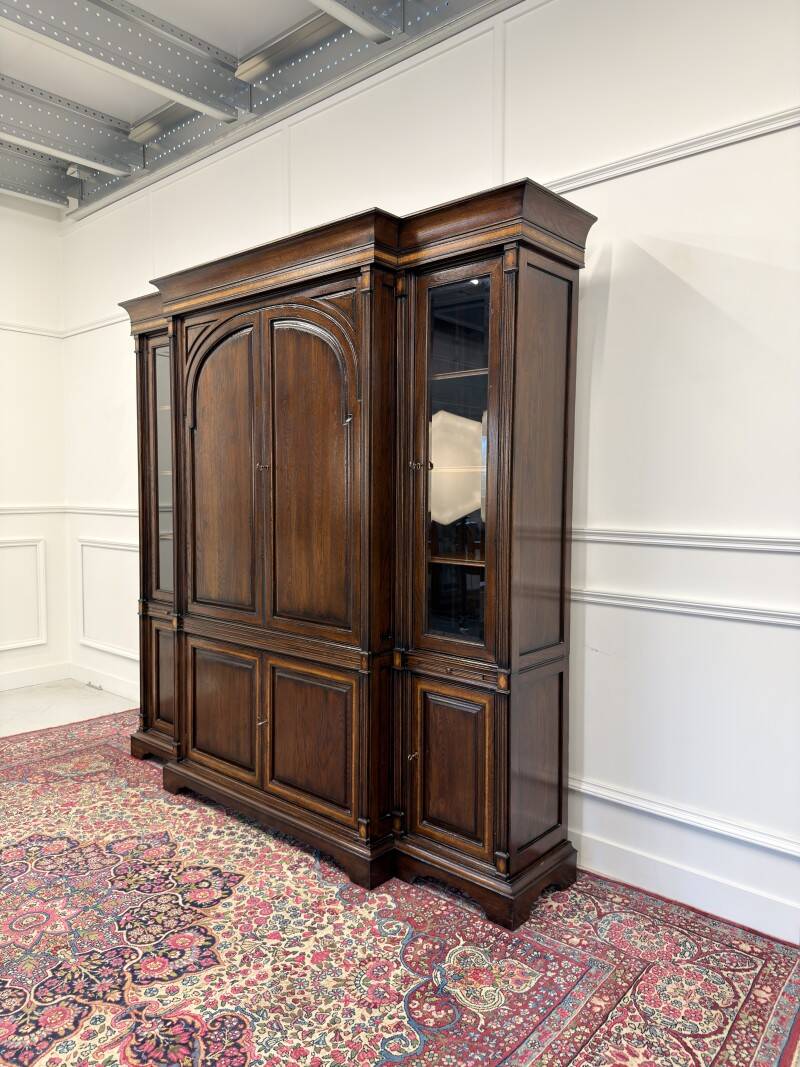 Classic English Royal Antique Collection Bookcase