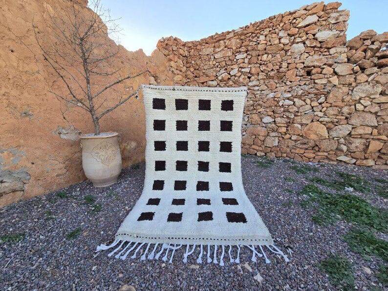 Tapis en laine pure tissé main carrée taille 150 x 250 cm