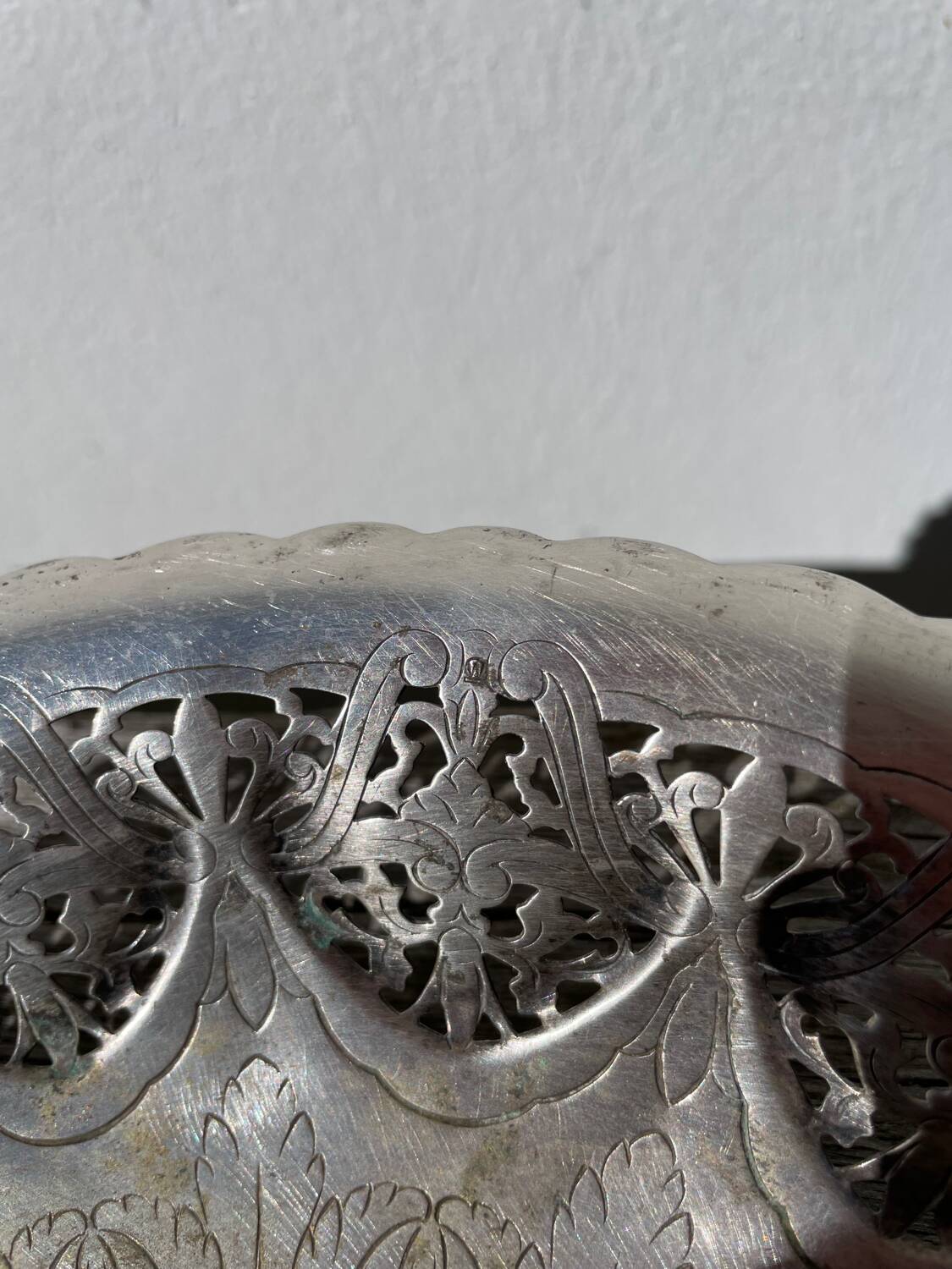 Openwork silver-plated metal fruit bowl or basket