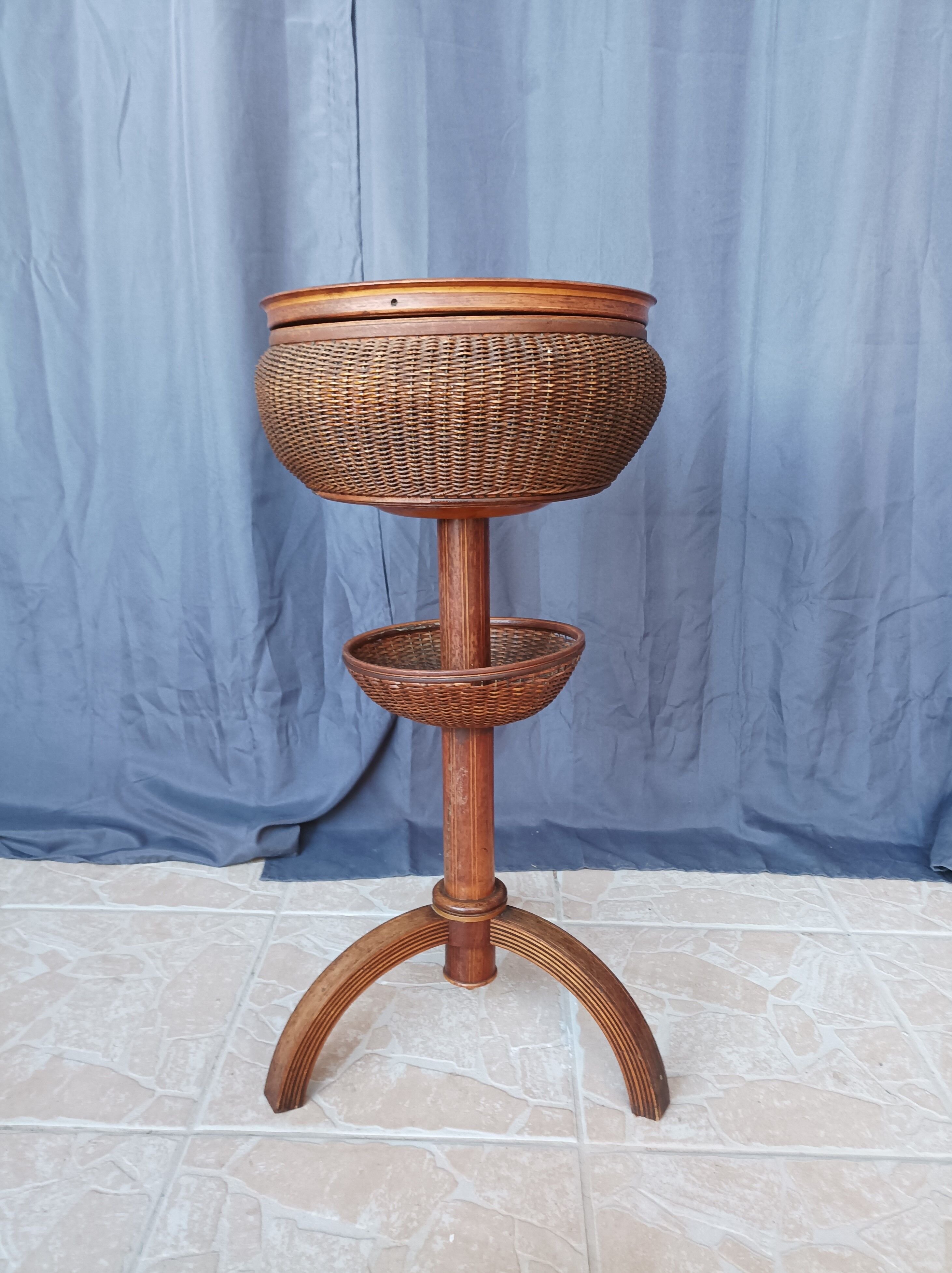 Charles X knitting machine in inlaid rosewood and rattan
