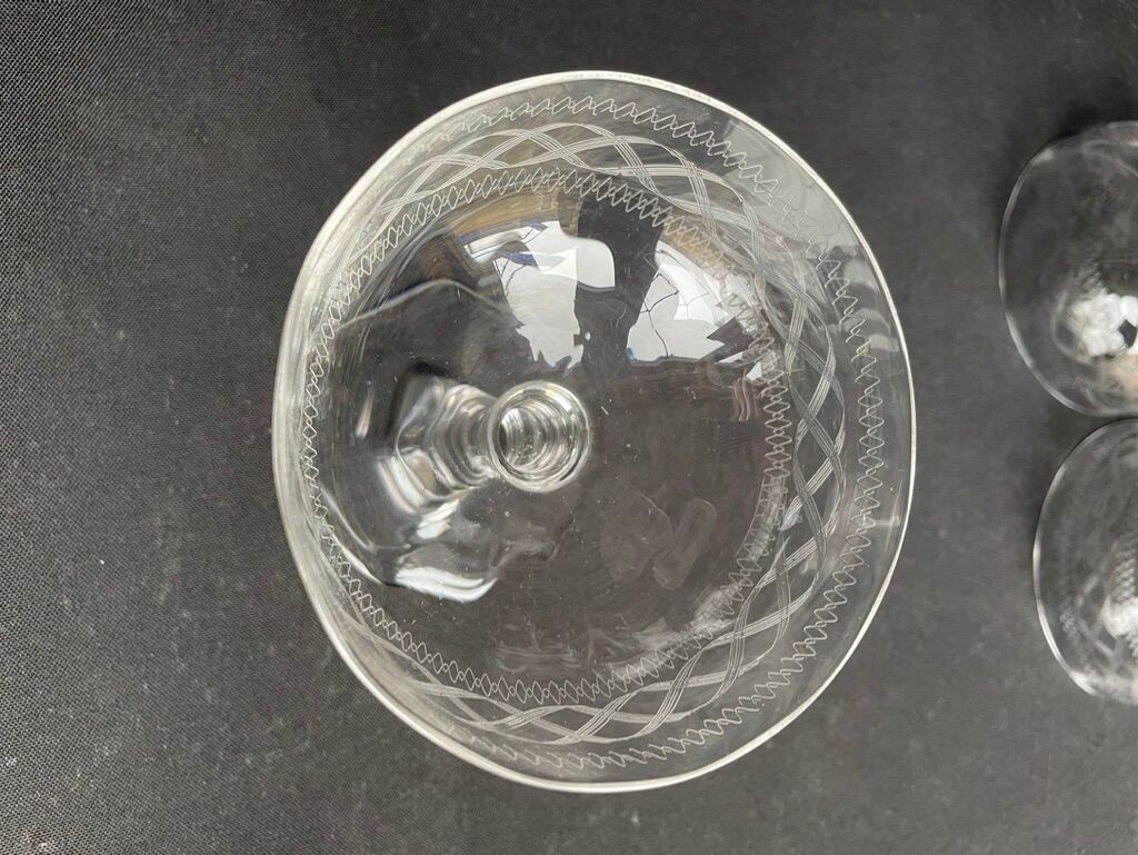 8 Guilloche crystal champagne glasses - Art Nouveau
