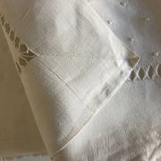 Drap de fil de lin brodé de pois sans monogramme 1950