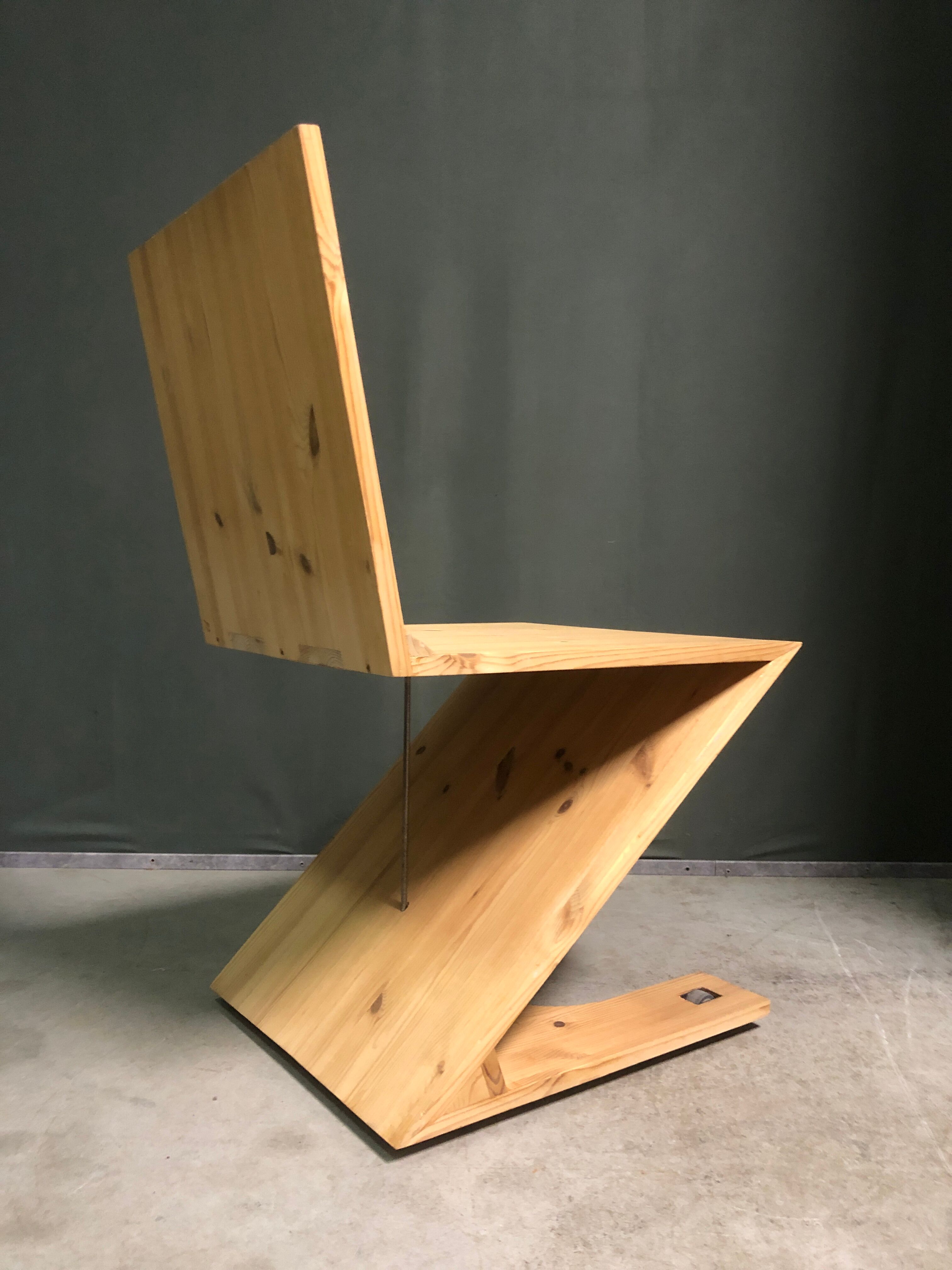 Zig zag lounge chair
